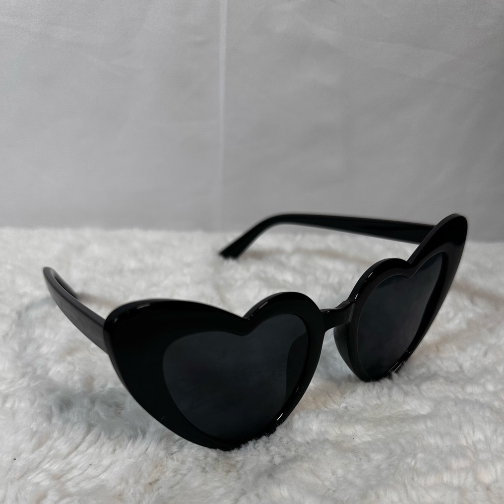 Heart Love Fashion Women's Gift Sunglasses 😎 - Picture 7 of 8